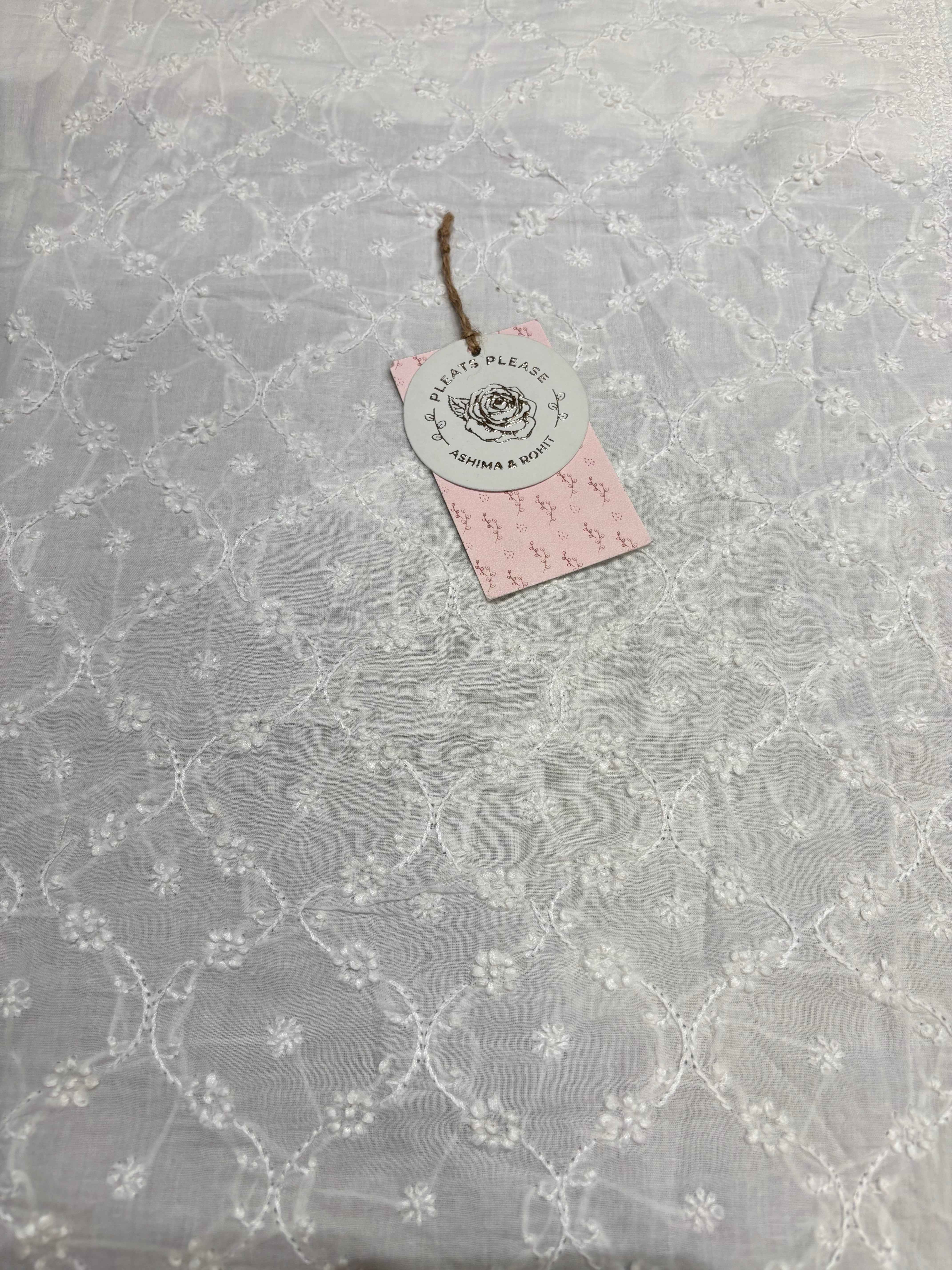 White Mul Chikankari Men’s Kurta - Pleats PleaseChikankari