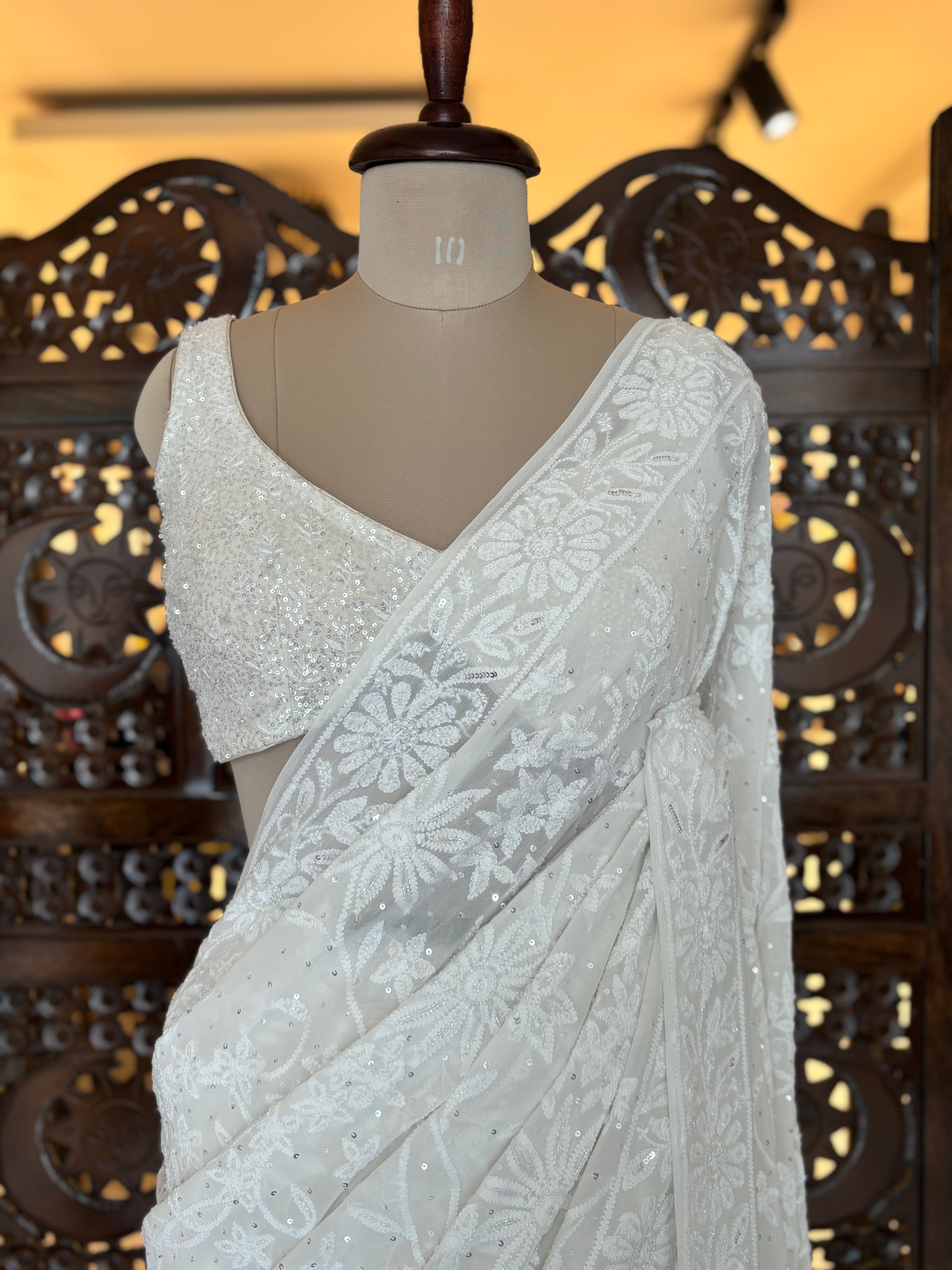 Dyeable Pure & Premium Georgette Chikankari Saree & Blouse - Pleats PleaseChikankari