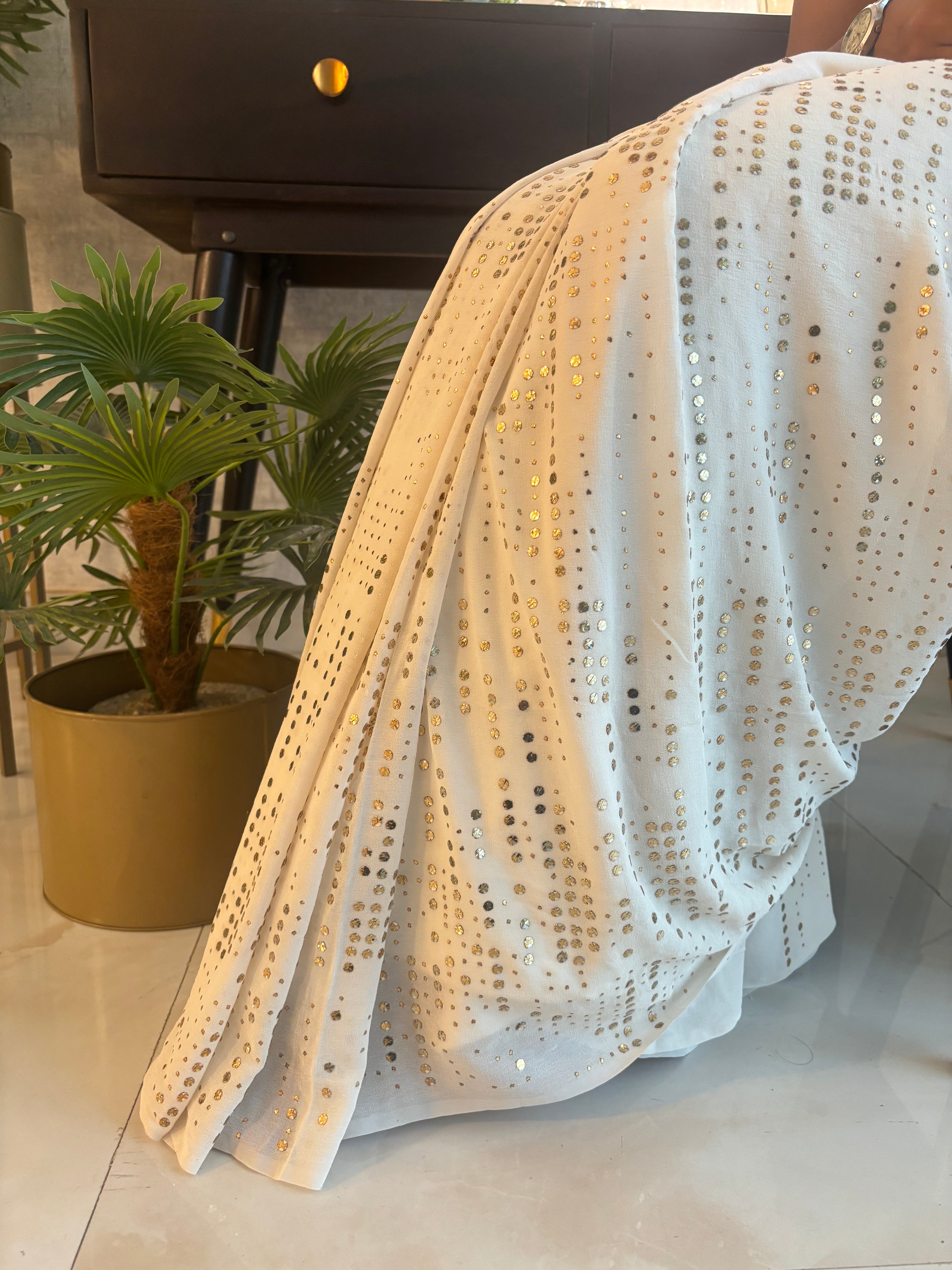 Dyeable Pure and Premium Georgette Mukaish Saree