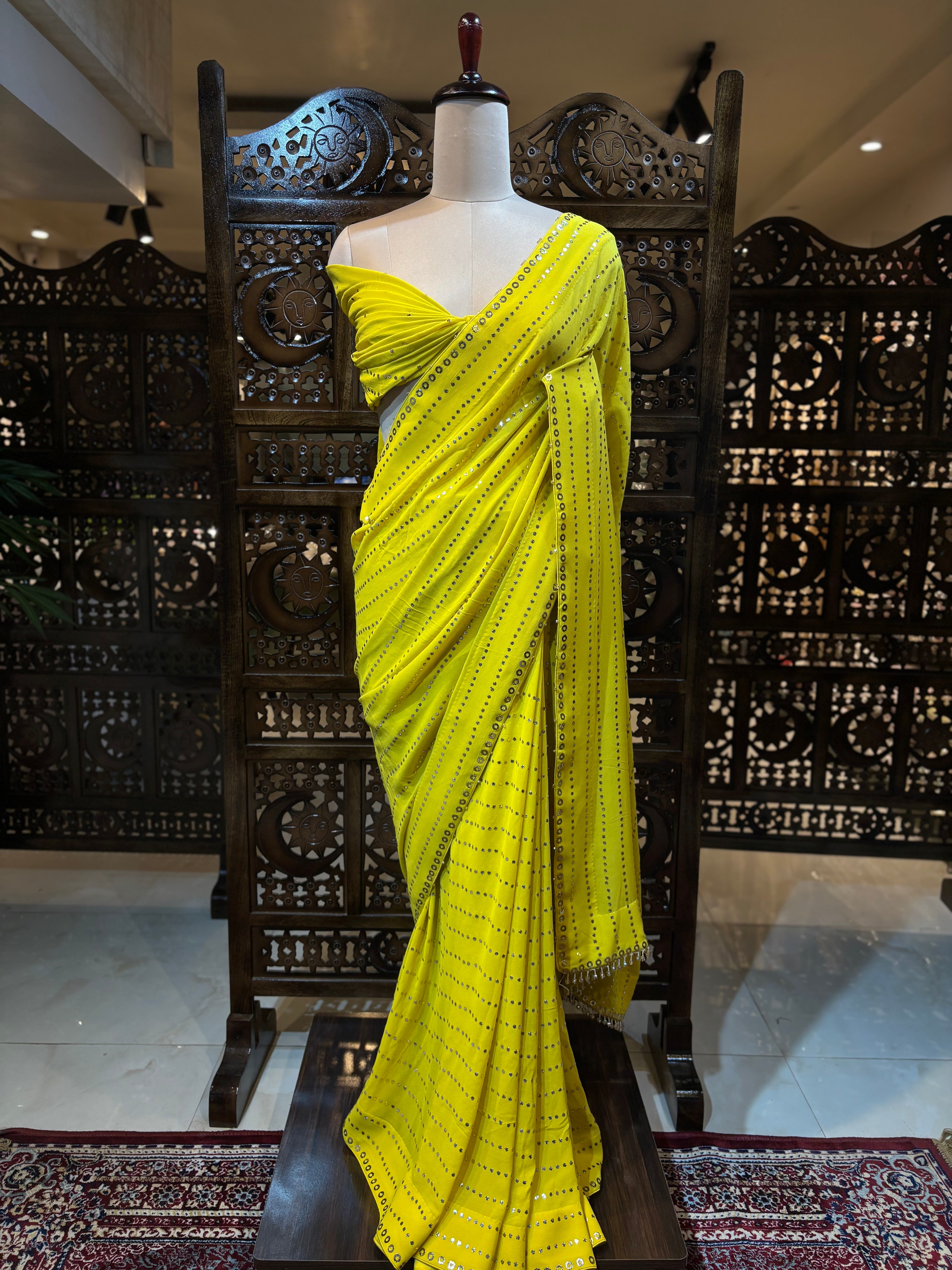 Dhaani Green Pure & Premium Georgette Mukaish Saree & Blouse