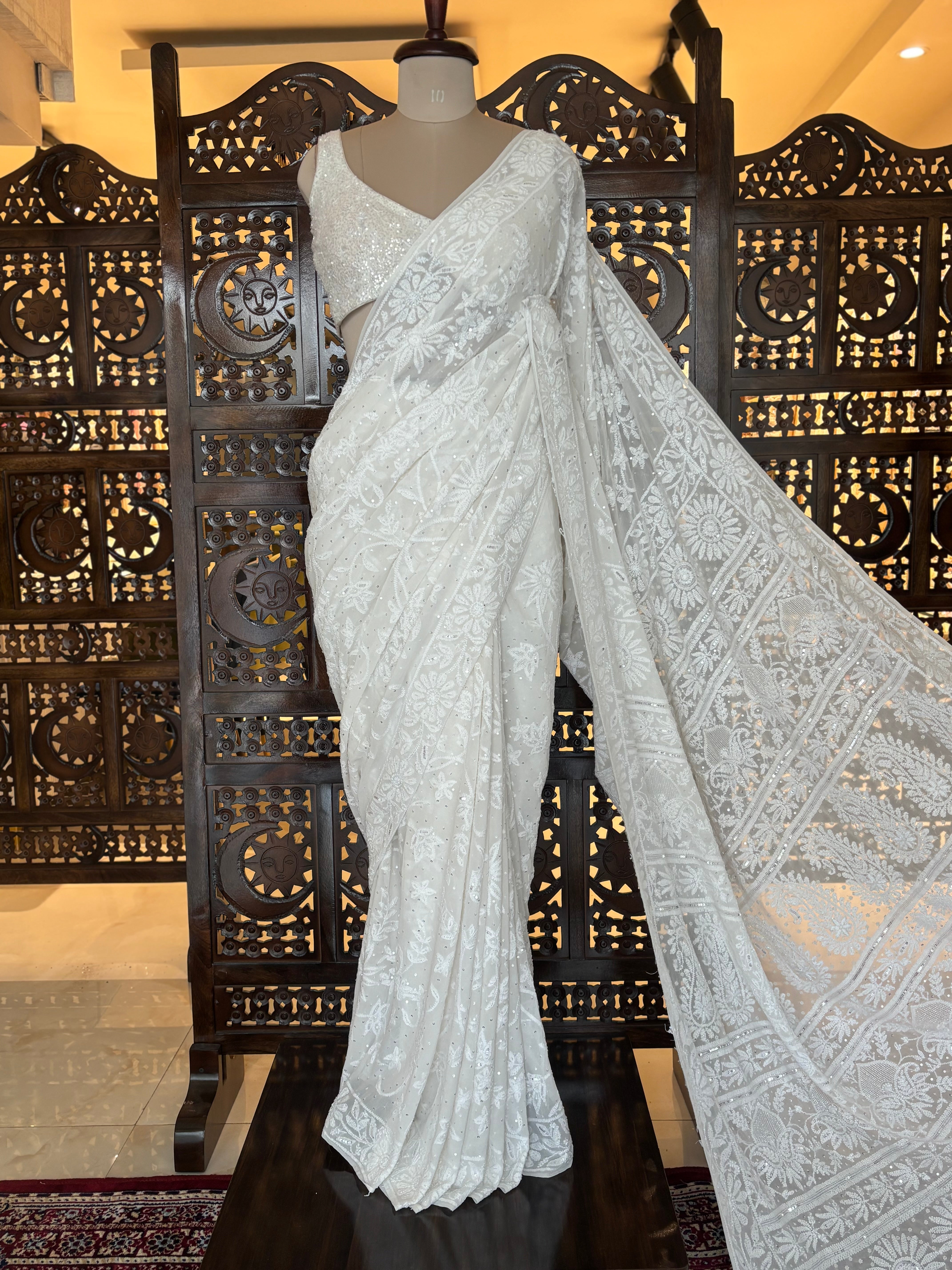 Dyeable Pure & Premium Georgette Chikankari Saree & Blouse - Pleats PleaseChikankari