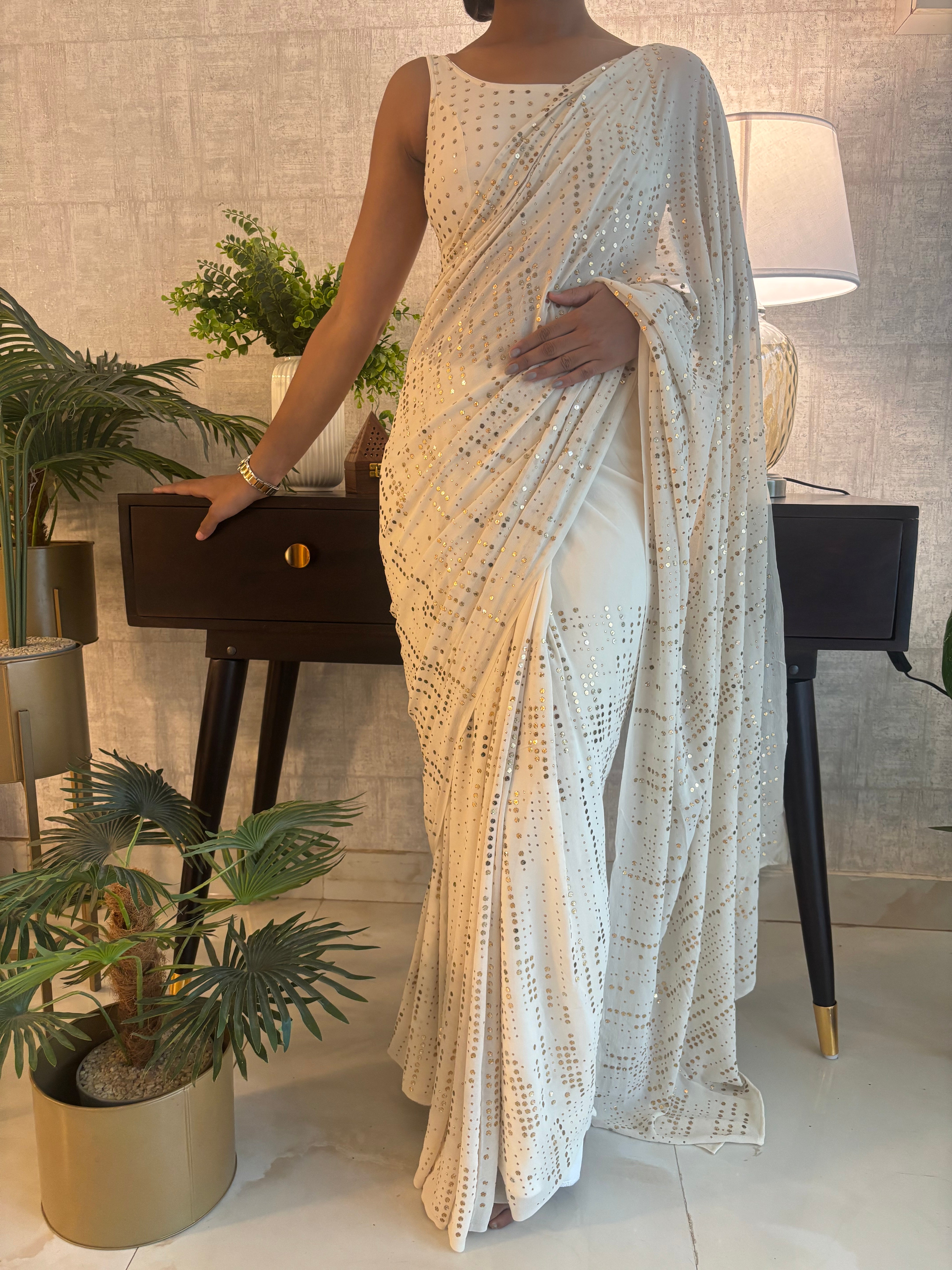 Dyeable Pure and Premium Georgette Mukaish Saree