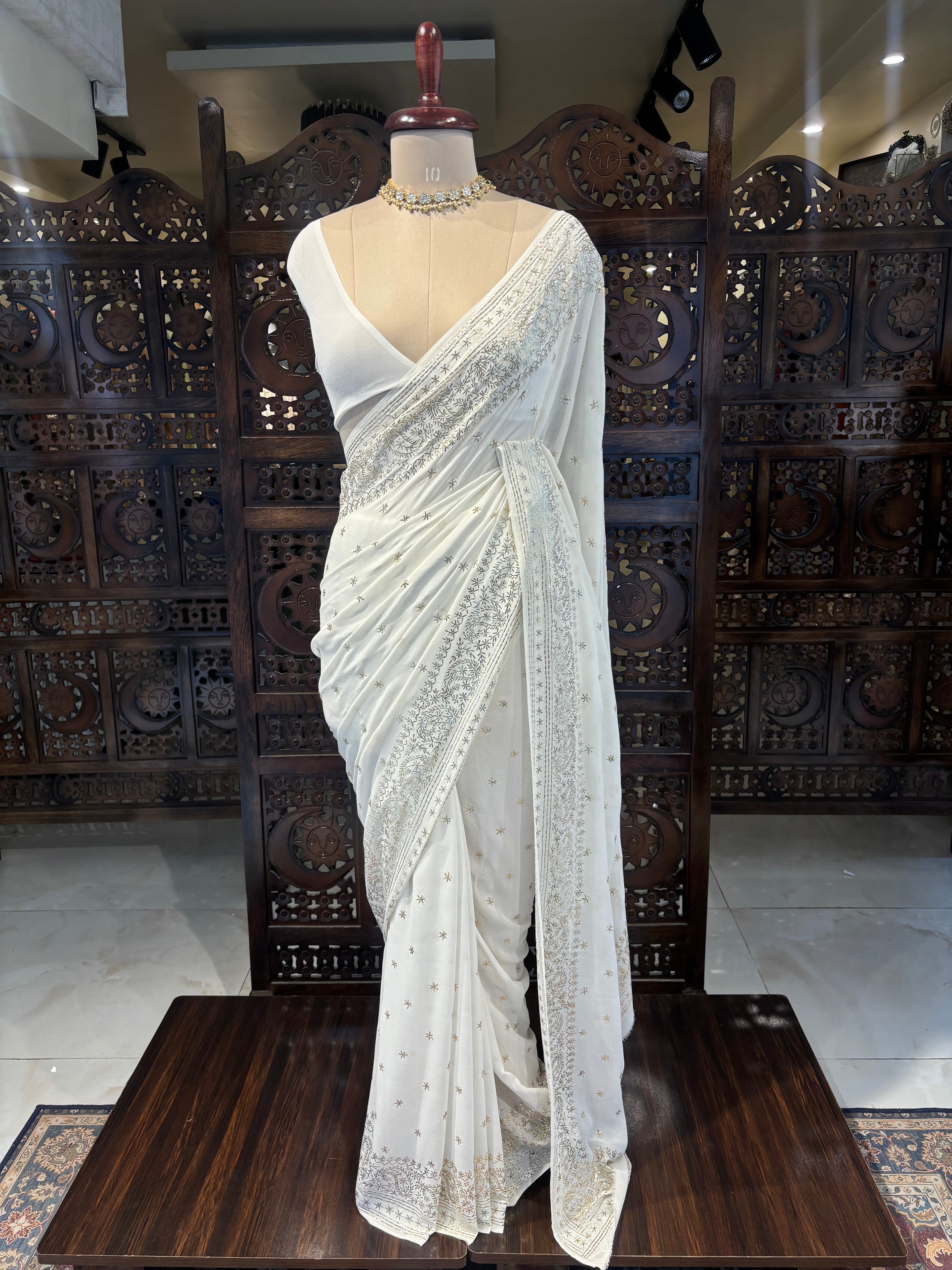 Dyeable Pure & Premium Georgette Mukaish Saree