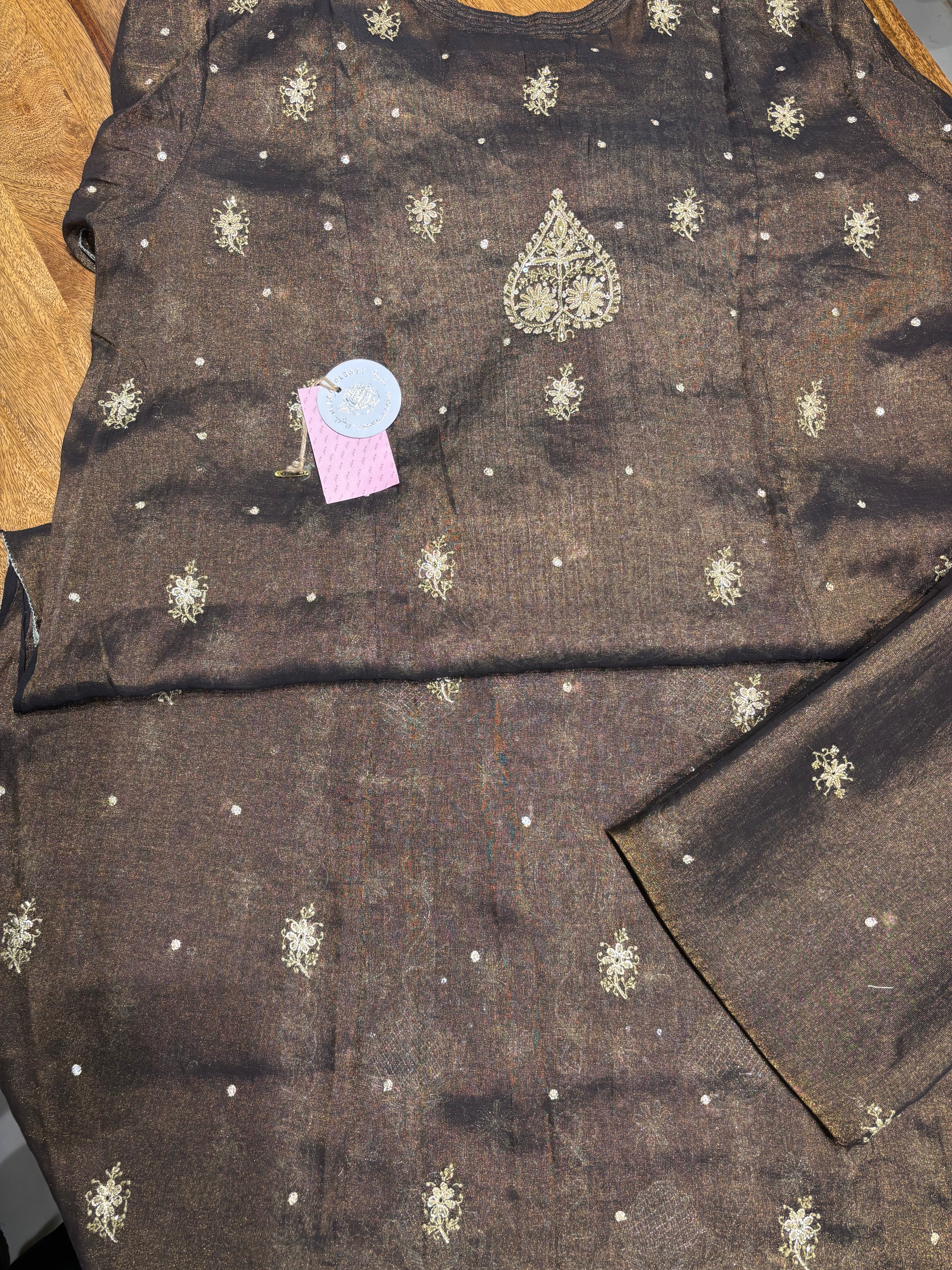 Coca Cola Chikankari Kurta & Dupatta – Elegant Brown Tissue Ensemble - Pleats PleaseChikankari