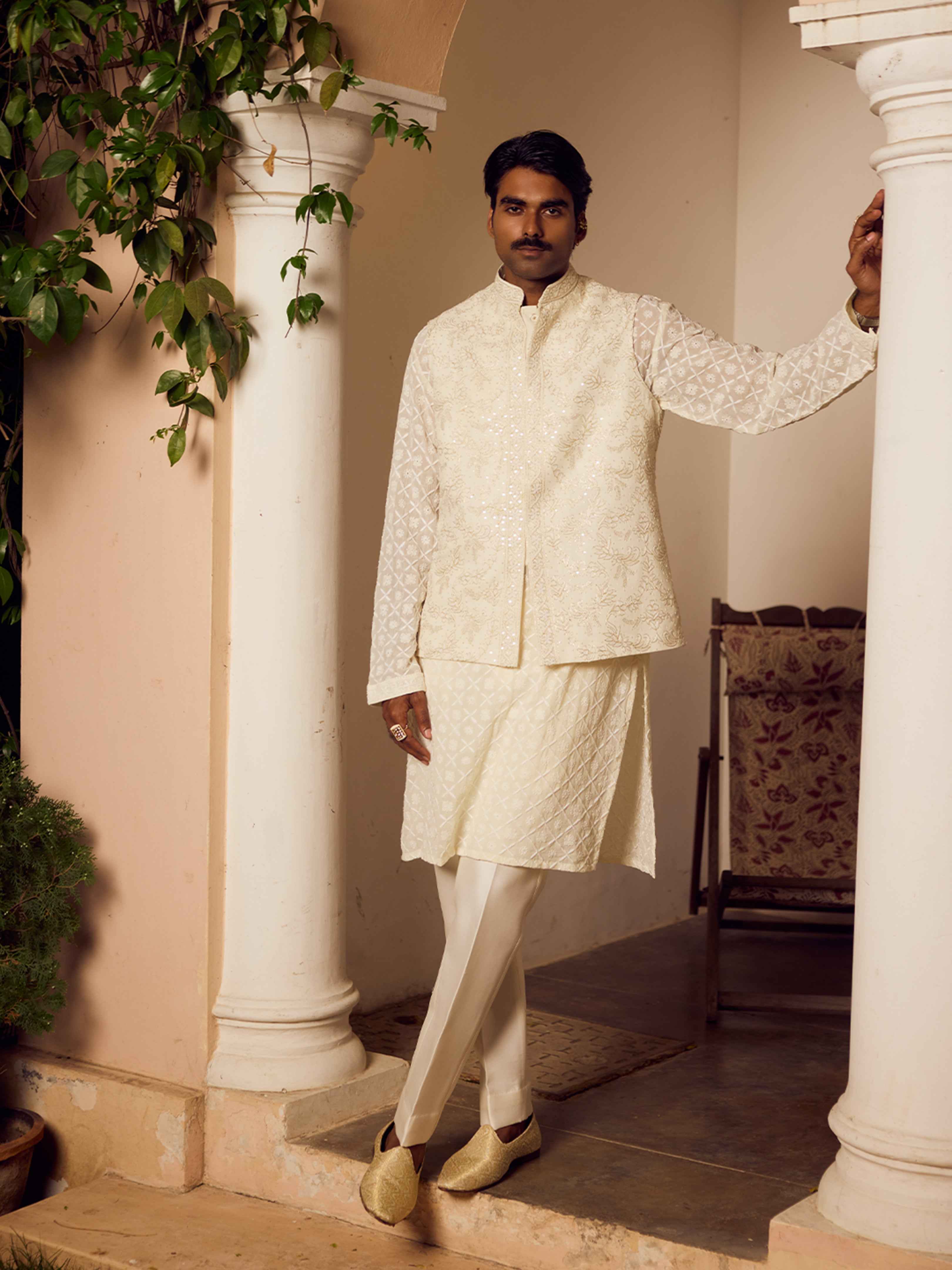 Ivory Pure & Premium Chikankari Sadri , Kurta Setgeoeg