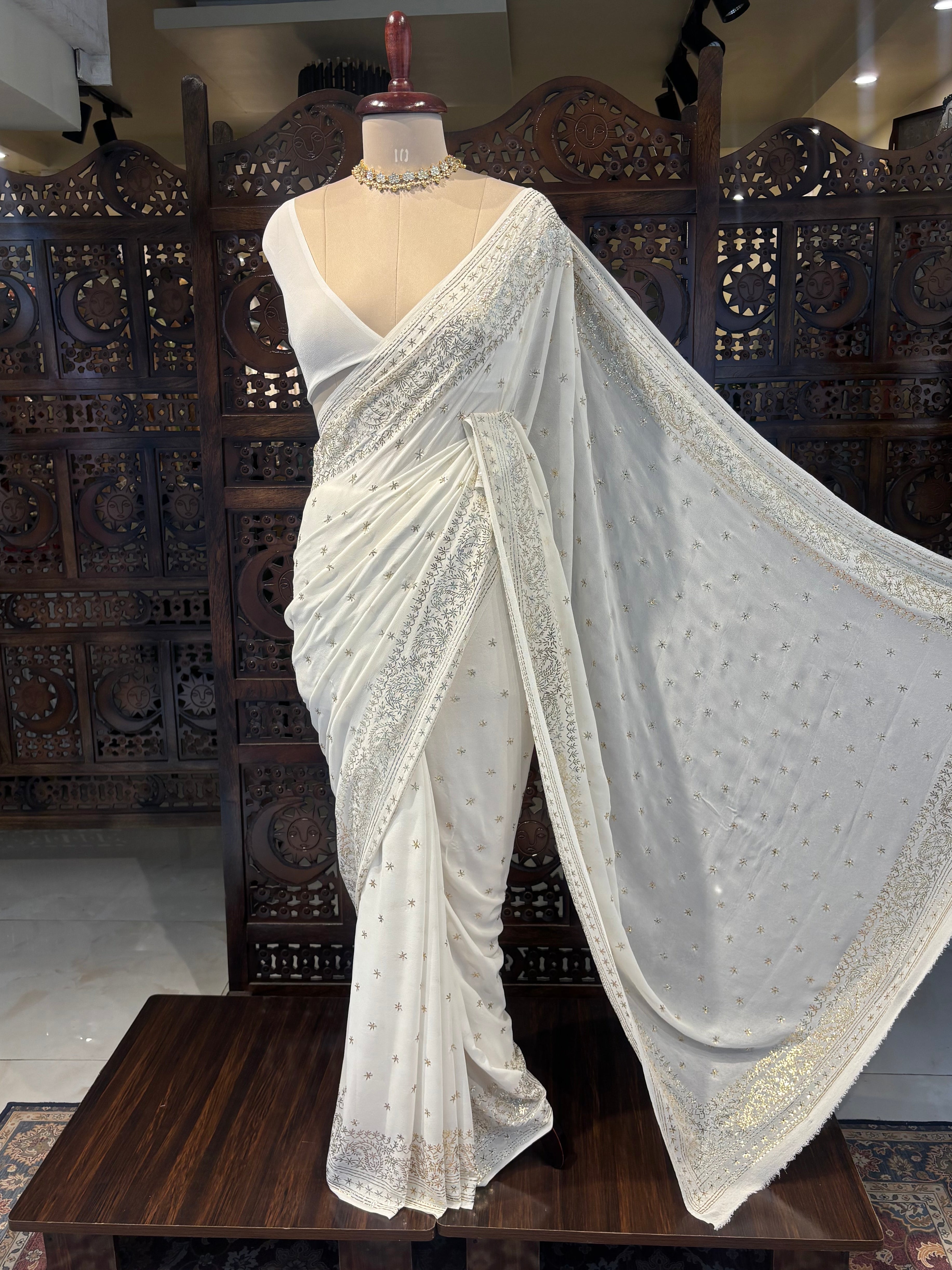 Dyeable Pure & Premium Georgette Mukaish Saree