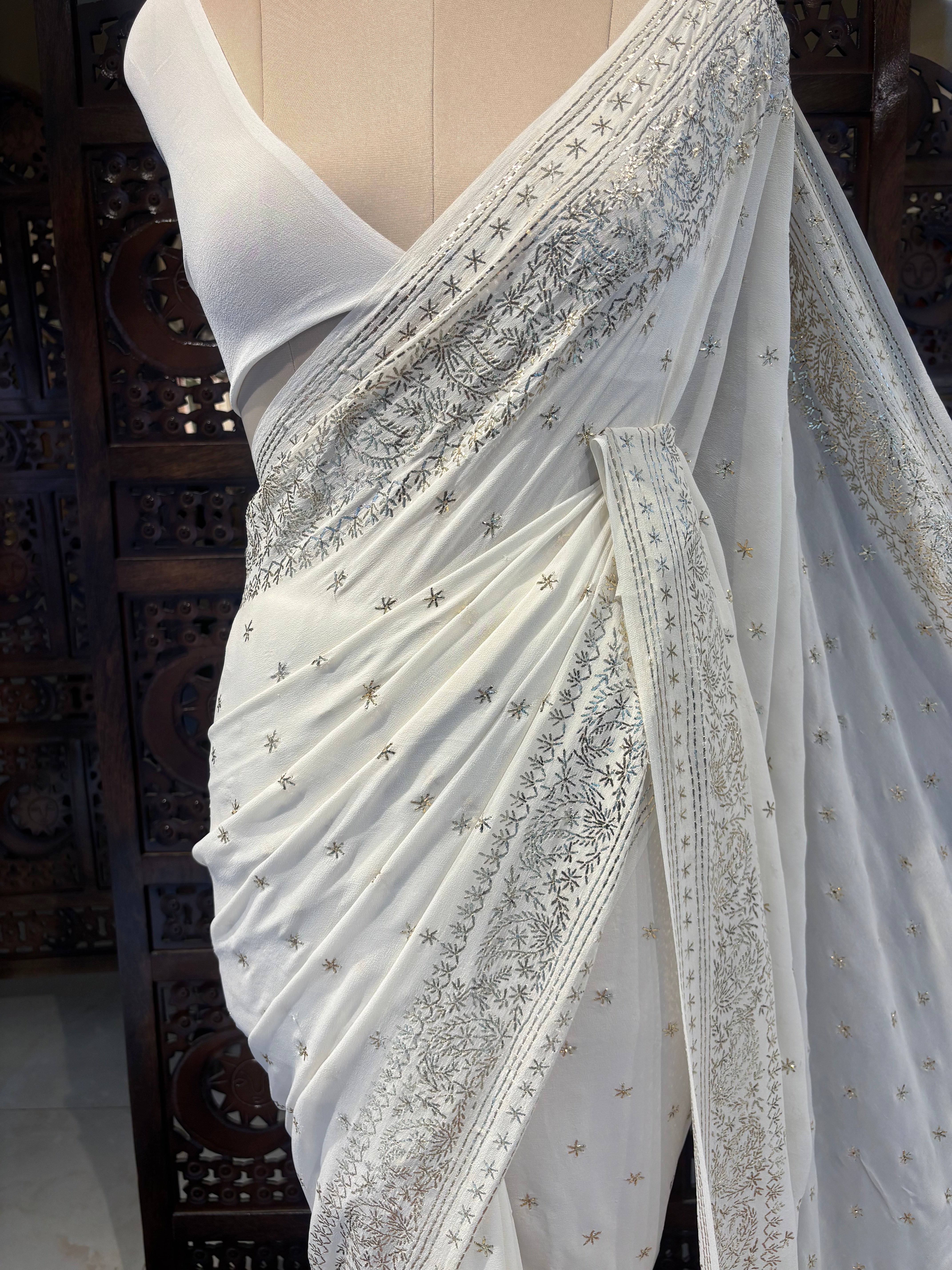 Dyeable Pure & Premium Georgette Mukaish Saree