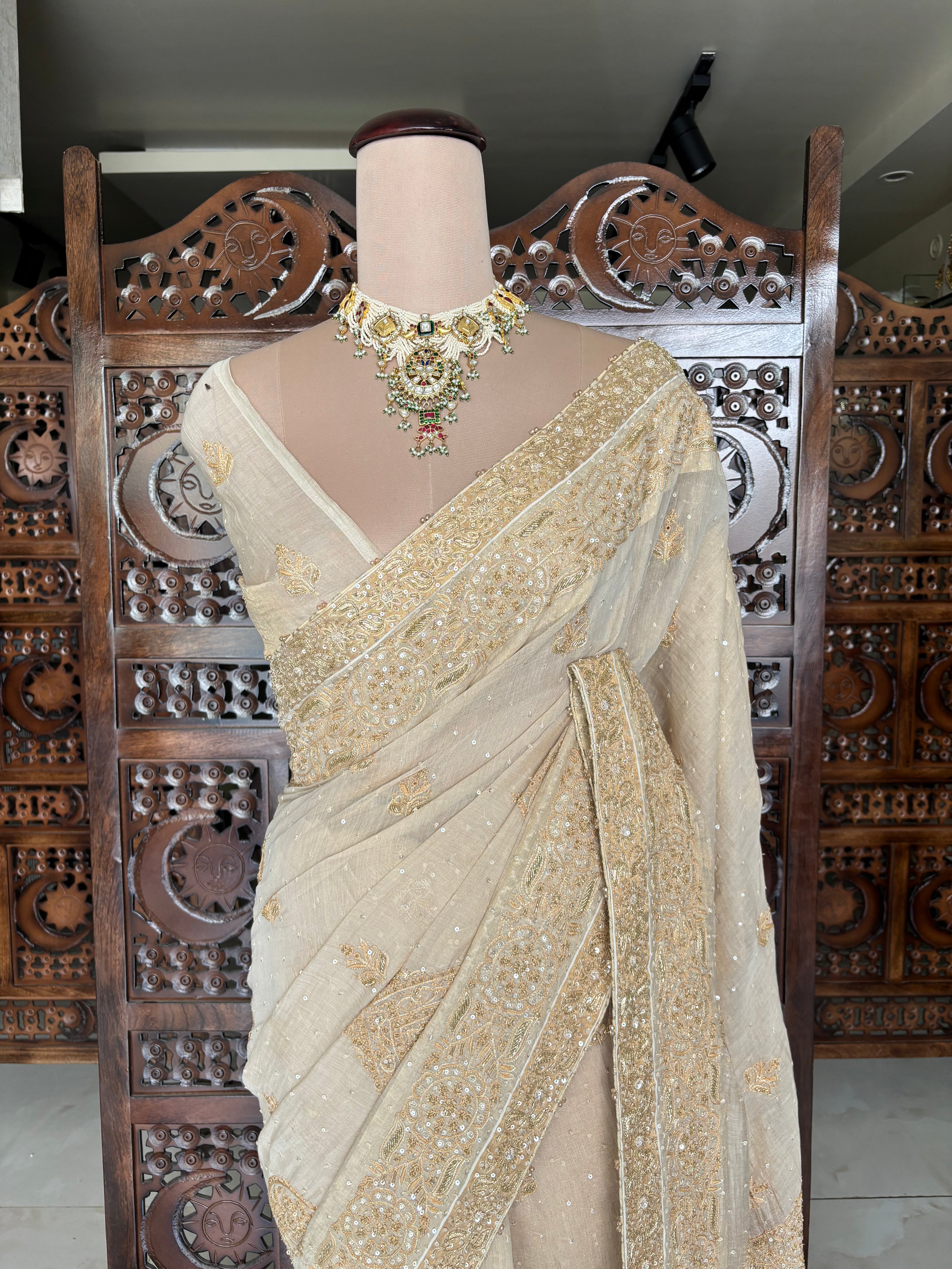 Dyeable Pure & Premium Tissue Chikankari Saree