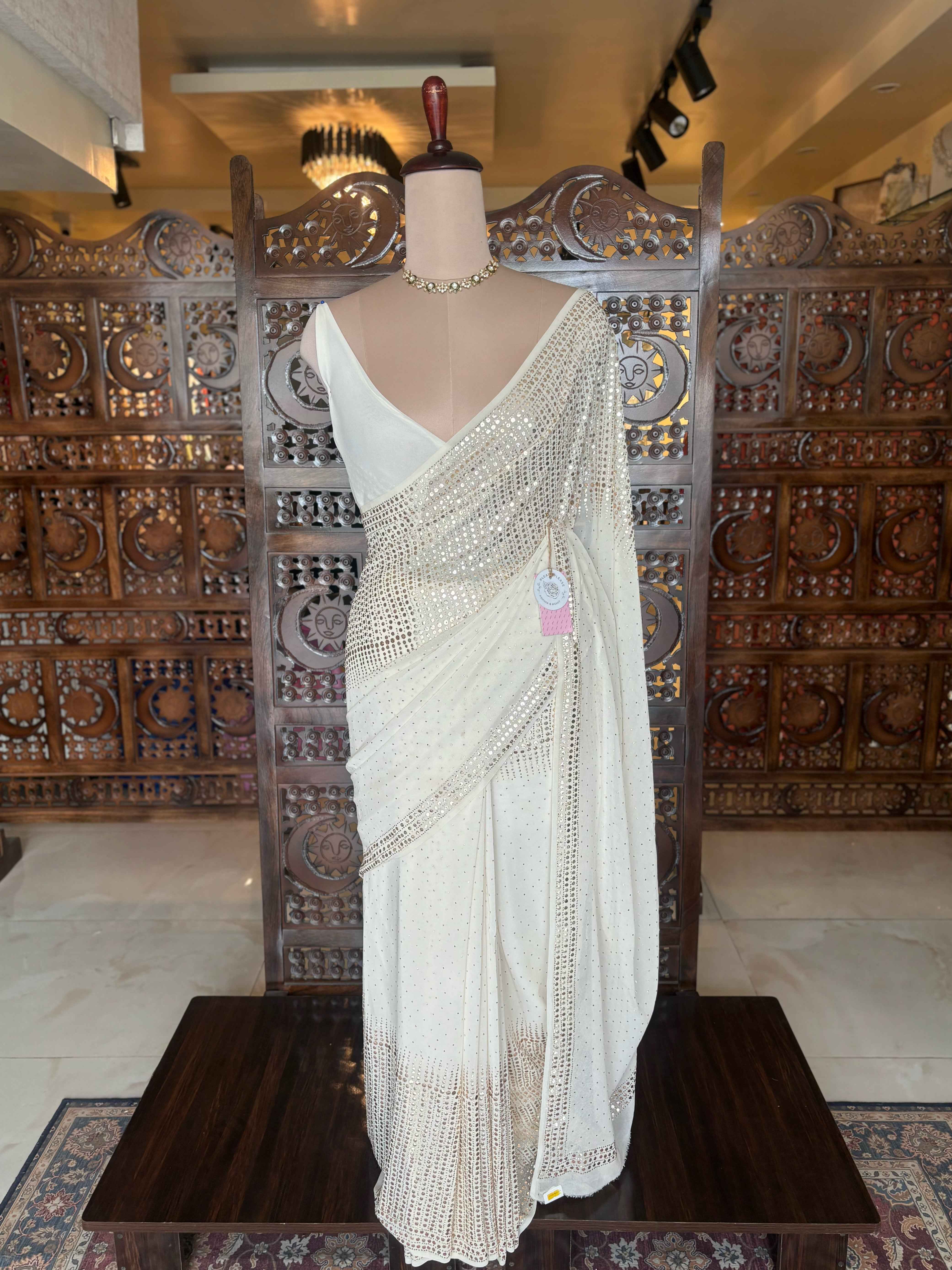 Dyeable Pure & Premium Georgette Mukaish Saree