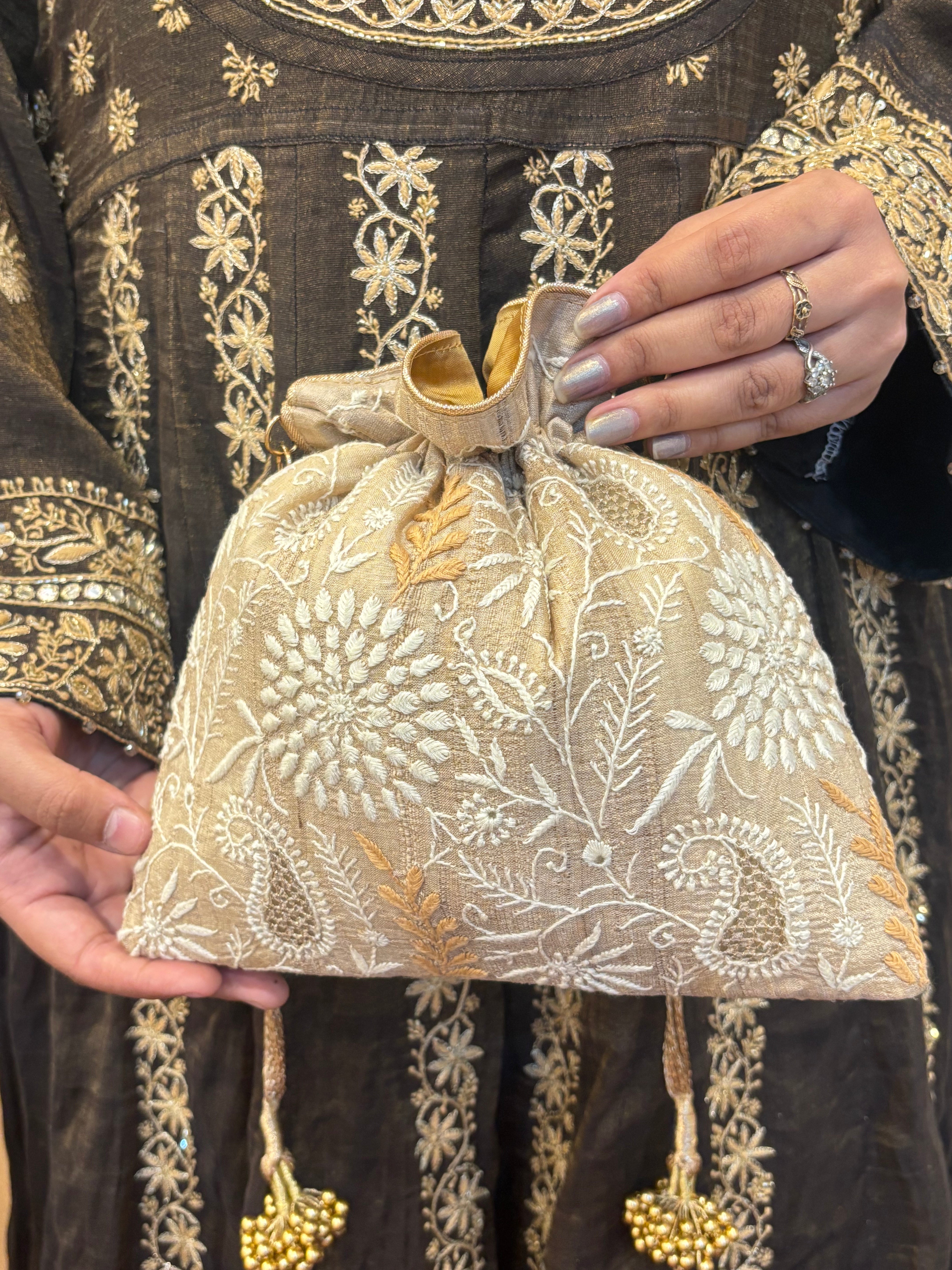 Beige Chikankari Potli