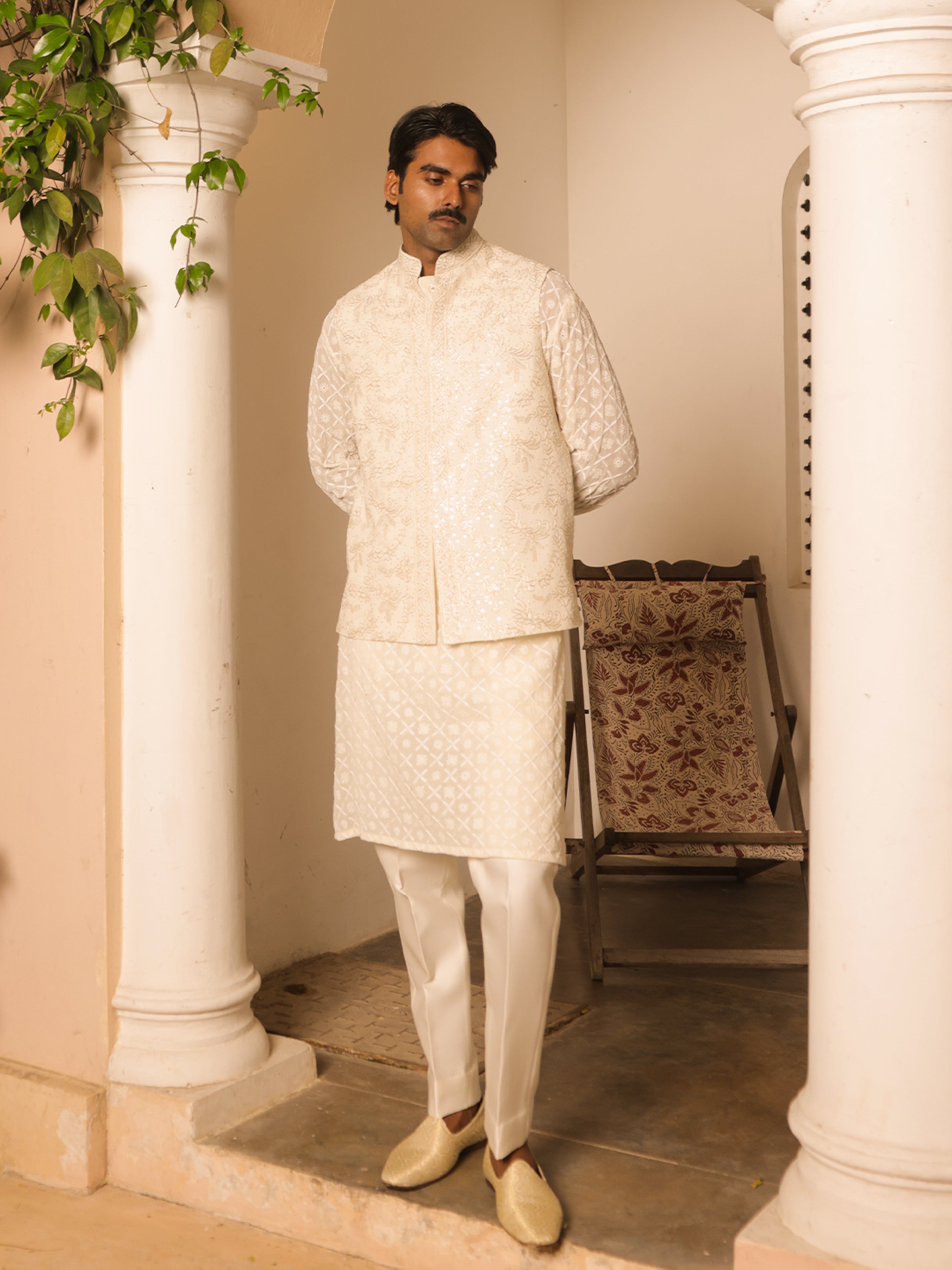 Ivory Pure & Premium Chikankari Sadari , Kurta Set